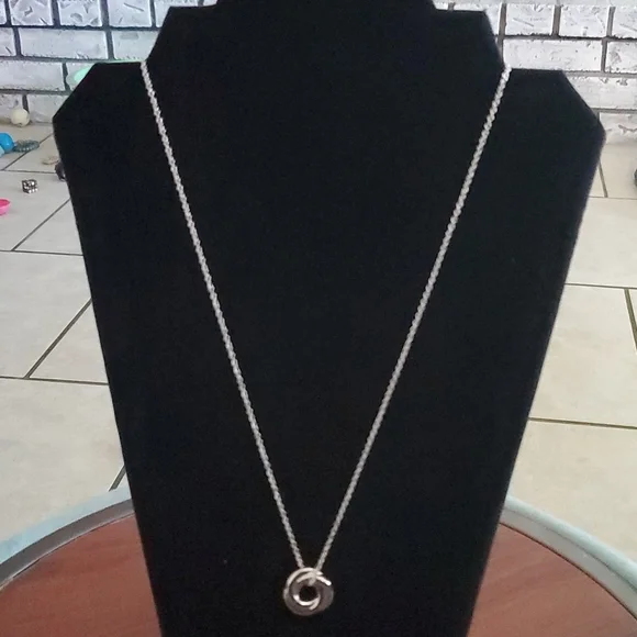 Avon constant love pendant necklace - Picture 1 of 3